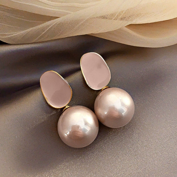 Fashionable Elegant Women's Alloy Earrings With Silver Needles Set With Pearls
