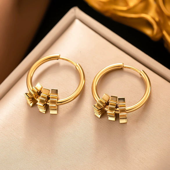 Fashionable High End Light Luxury Stainless Steel Earrings For Women With Geometric Design And Electroplating