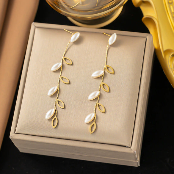 Fashionable High End Light Luxury Stainless Steel Earrings For Women With Geometric Design And Electroplating