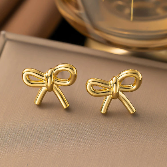 Fashionable High End Light Luxury Stainless Steel Earrings For Women With Geometric Design And Electroplating