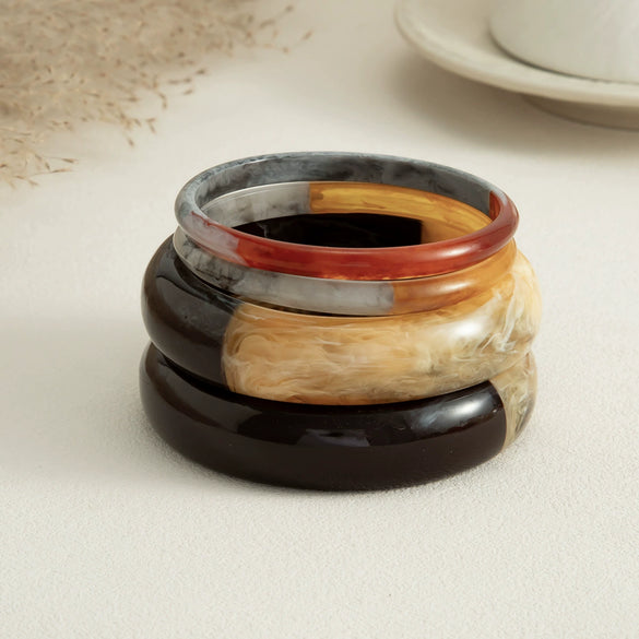 Fashionable Retro Geometric Color Block Marble Texture Resin Round Stackable Bracelet With Polished Finish