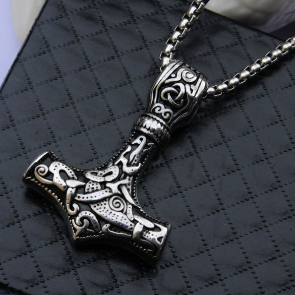 Fashionable Retro Men's Titanium Steel Thor Hammer Pendant Necklace With Baking Paint And Cartoon Characters Pattern