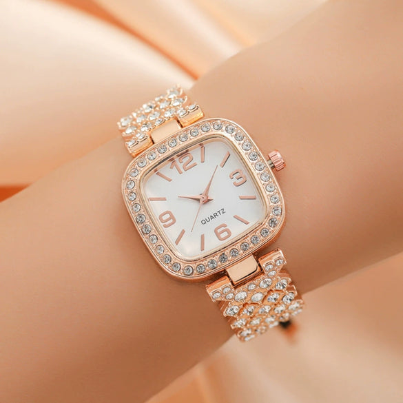 Fashionable Square Metal Women's Watch With Copper Clasp And Printed Logo