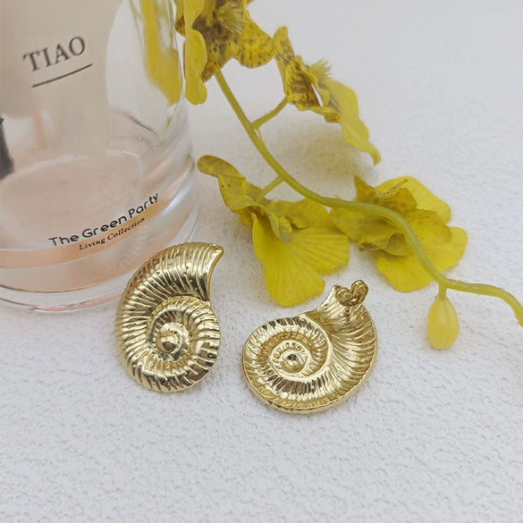 Fashionable Titanium Steel Women's Earrings With Animal And Zodiac Patterns Light Luxury And Elegant Style Electroplating Process