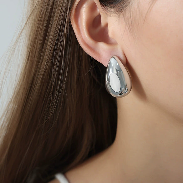 Fashionable Unisex Casual Geometric Hollow Water Drop Design Frosted Goldplated Titanium Steel Earrings