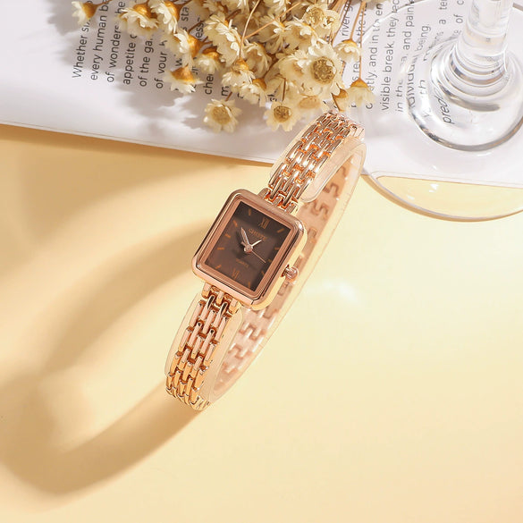 Fashionable Versatile Alloy Strap Round Dial Diamondencrusted Women's Watch And Flower Bracelet Set