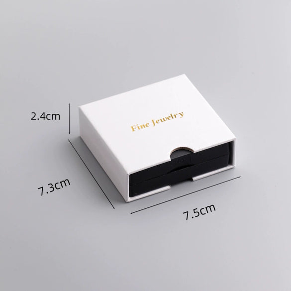 Fashionable White Square Laminated Paper Skin Jewelry Box With Solid Color Finish
