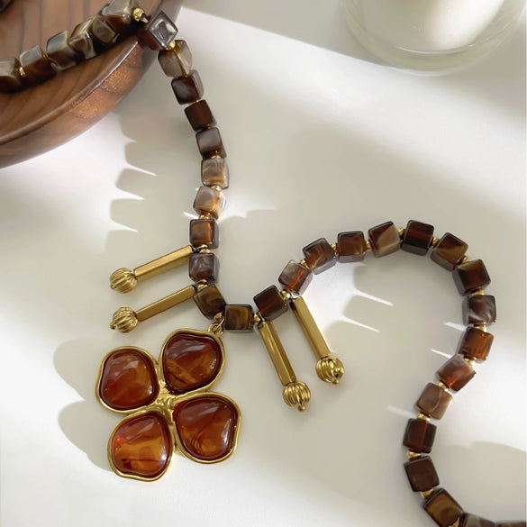 Fashionable Women's Stainless Steel Beaded Necklace With Flower Shape And Polished Plating