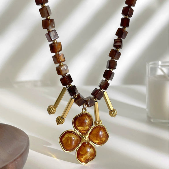 Fashionable Women's Stainless Steel Beaded Necklace With Flower Shape And Polished Plating