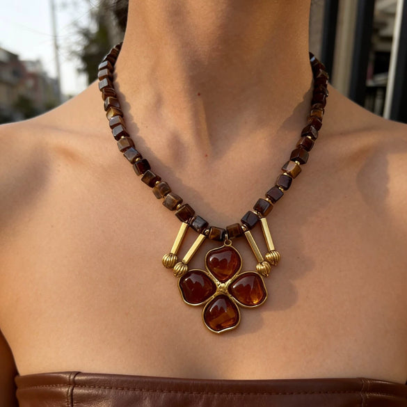 Fashionable Women's Stainless Steel Beaded Necklace With Flower Shape And Polished Plating