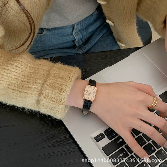 Female Antique Style Square Metal Belt Watch With Ordinary Glass Mirror Quartz