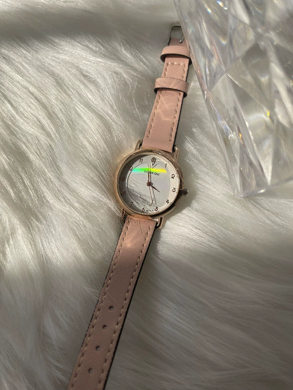 Female Leisure Quartz Watch With Colorful Fritillary Dial And Alloy Case