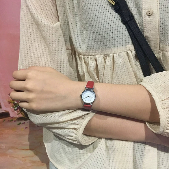 Female Retro Casual Quartz Watch With Alloy Case Genuine Leather Strap And Round Dial