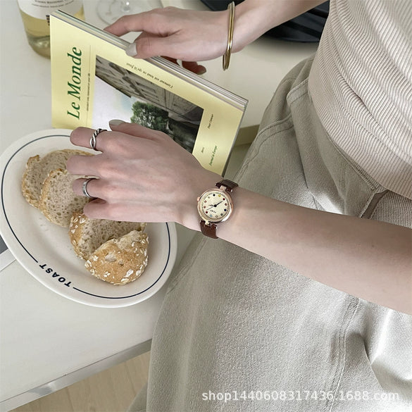 Female Retro Light Luxury Birthstone Watch With Pu Strap And Metal Case In Round Dial Shape