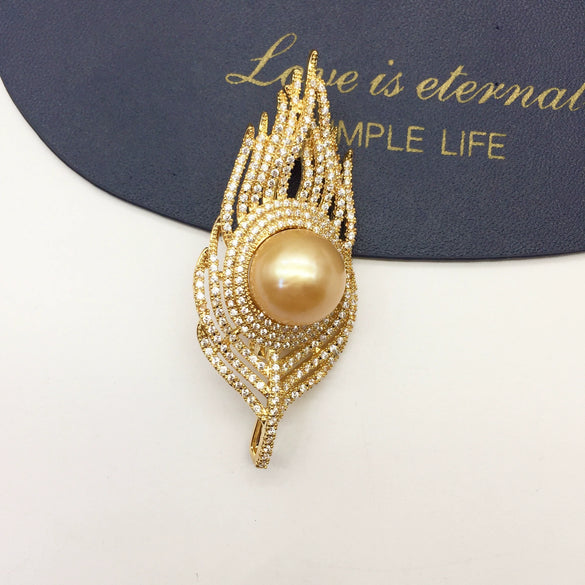 Fine Fashionable Autumn And Winter Sweater Coat Brooch With Large Freshwater Gold Pearls And Copper Plated Real Gold Micro Inlaid Zircon In Flower Styling