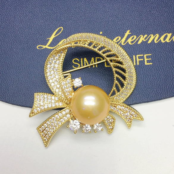Fine Fashionable Autumn And Winter Sweater Coat Brooch With Large Freshwater Gold Pearls And Copper Plated Real Gold Micro Inlaid Zircon In Flower Styling