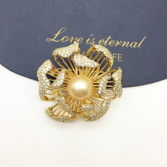 Fine Fashionable Autumn And Winter Sweater Coat Brooch With Large Freshwater Gold Pearls And Copper Plated Real Gold Micro Inlaid Zircon In Flower Styling