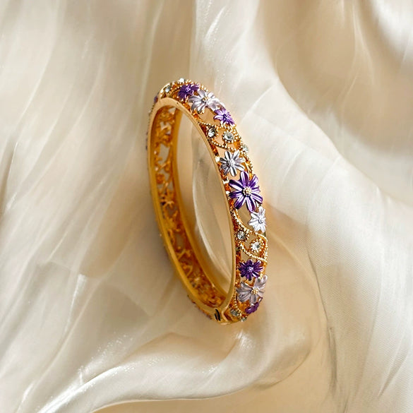 Floral Enamel Patchwork Bracelet With Small Flower Details Retro Plated Fashion Jewelry Accessory