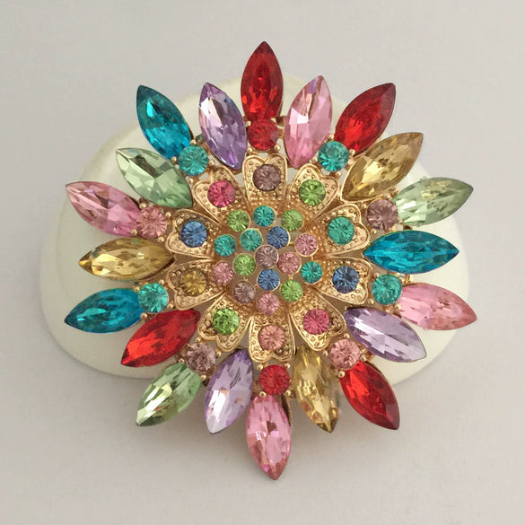 Flower Encrusted Alloy And Acrylic Brooch Electroplated Women's And Unisex Clothing Accessory