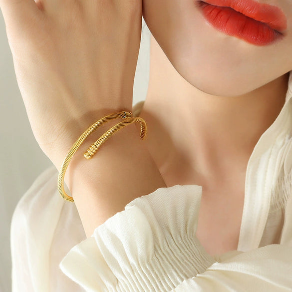 French Inspired Textured All Match Titanium Steel Round Open Bracelet Electroplated Simple Geometric Jewelry For Women