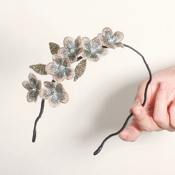 French Retro Handmade Beaded Flower Hairpin Exquisite Fabric Embroidered Floral Headpiece Sweet Women’s Hair Accessory