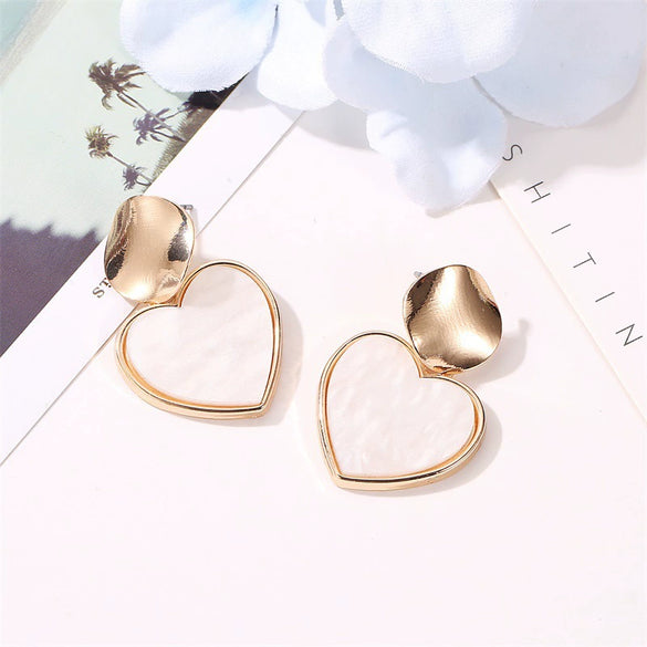 Fresh Style Simple Geometric Love Hollow Round Metal Pendant Heart Earrings For Girls Made Of Alloy With Electroplating Design