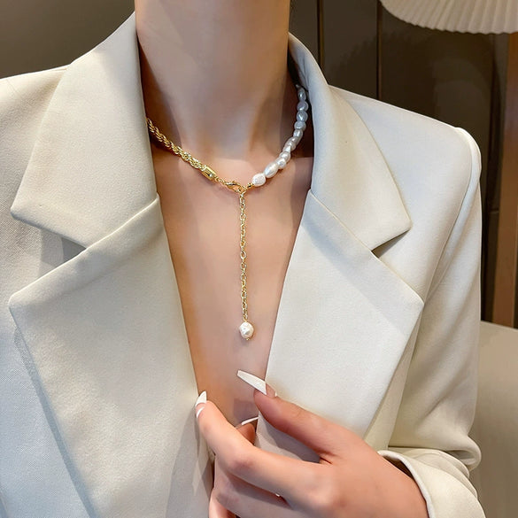 Freshwater Pearl Clavicle Chain Geometric Twist Chain Necklace For Women