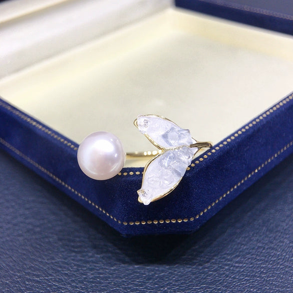 Freshwater Pearl Jewelry Set With Crushed Ice Crystal And Fishtail Design