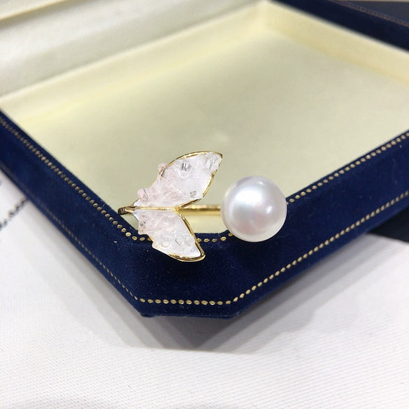 Freshwater Pearl Jewelry Set With Crushed Ice Crystal And Fishtail Design