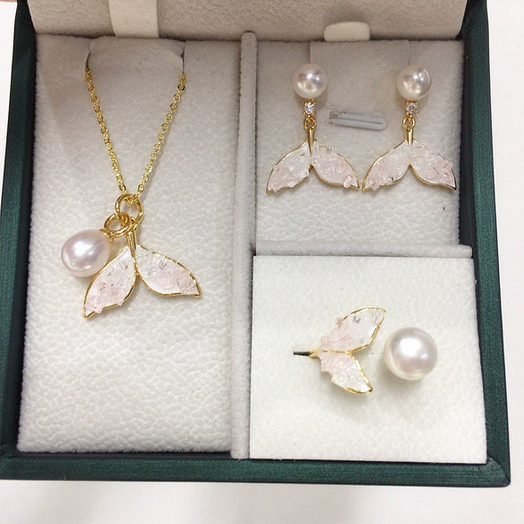 Freshwater Pearl Jewelry Set With Crushed Ice Crystal And Fishtail Design