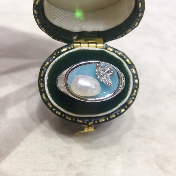 Freshwater Pearl Ring Copper Material Retro Style With Bee Design And Round Shape