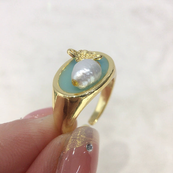 Freshwater Pearl Ring Copper Material Retro Style With Bee Design And Round Shape