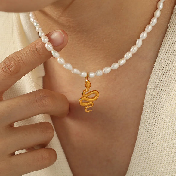 Freshwater Pearl Titanium Steel 18K Gold Plated Vintage Style French Style Modern Style Snake Pendant Necklace