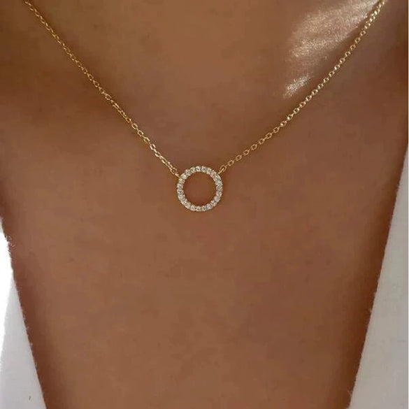 Full Diamond Heart Butterfly Pendant Necklace For Women With Alloy Material And Water Wave Chain