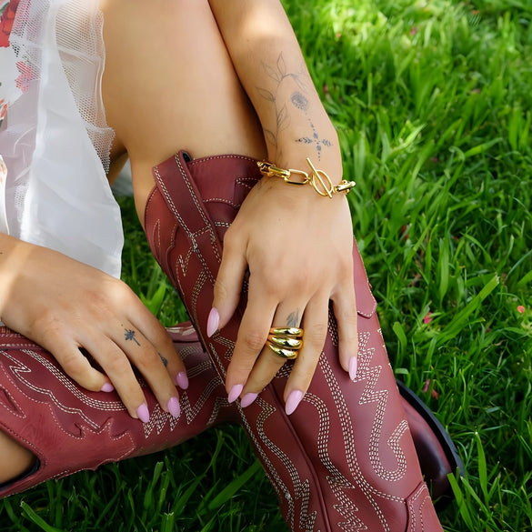 Geometric Hollow Titanium Steel Women's Bracelet With Electroplating