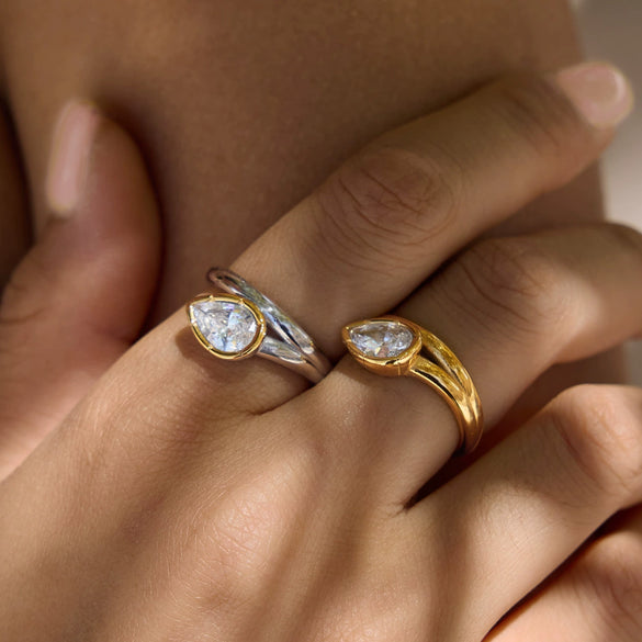 Geometric Stainless Steel Ring For Women With Ribbed Edge Zircon Accent And Pvd Vacuum Gold Plating