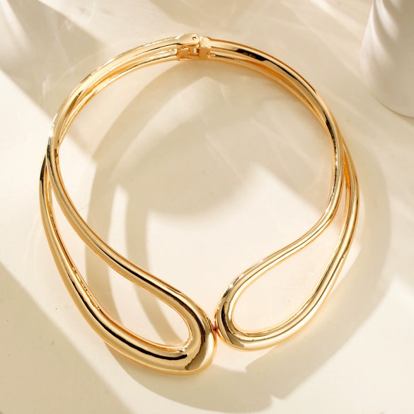 Geometric Zinc Alloy Choker Necklace With Smooth Circular Ring Links Hollow Design And Electroplated Finish