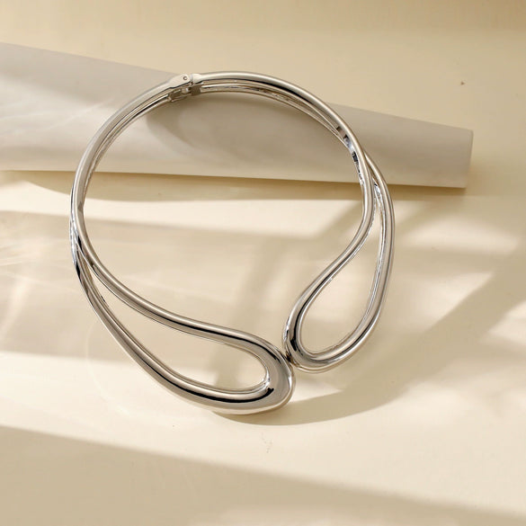 Geometric Zinc Alloy Choker Necklace With Smooth Circular Ring Links Hollow Design And Electroplated Finish