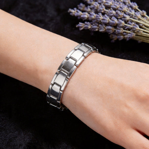 Geometric Zinc Alloy Magnetic Chain Bracelet With Detachable Design And Polished Finish For Men And Women