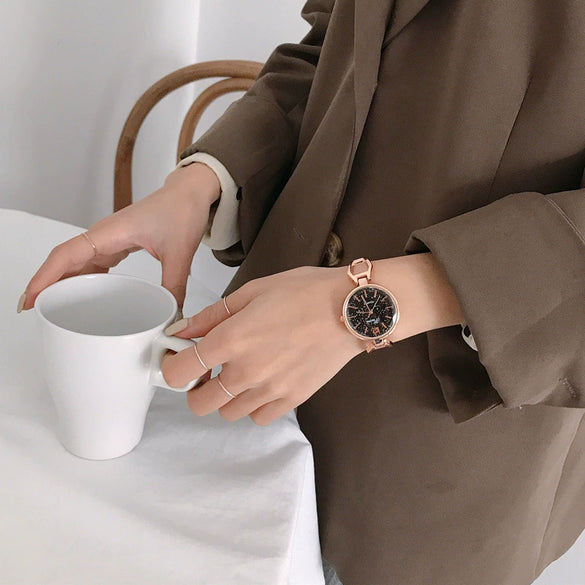Girls Alloy Band Round Dial Bracelet Chain Watch Leisure Style