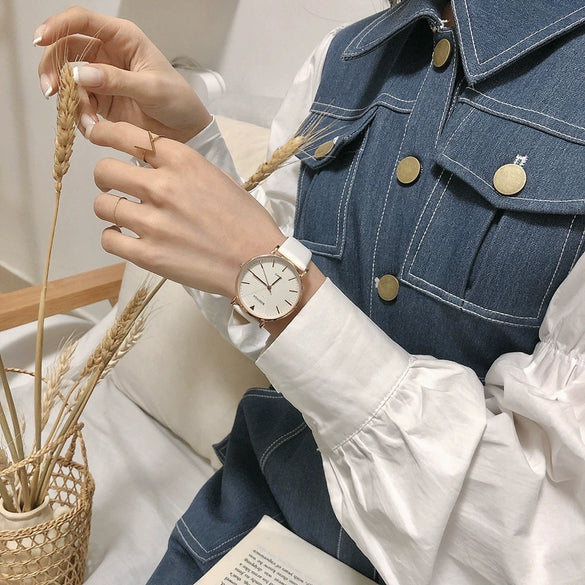 Girls Retro Artistic Quartz Watch Alloy Case Pu Strap Round Dial