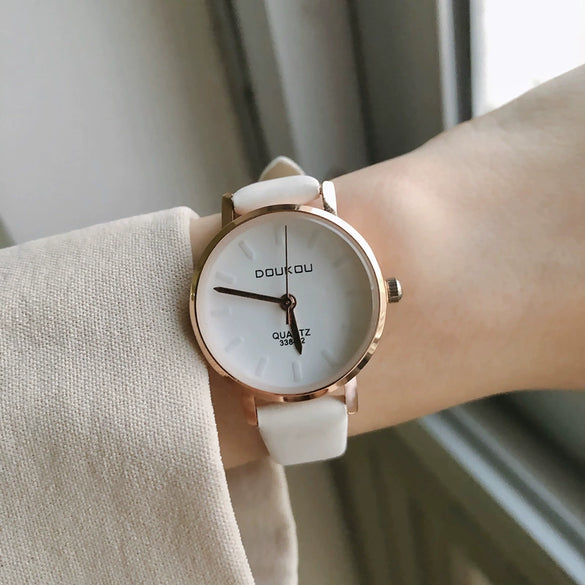 Girls' Round Dial Alloy Case Imitation Leather Strap Heart Shaped Cute Leisure Watch