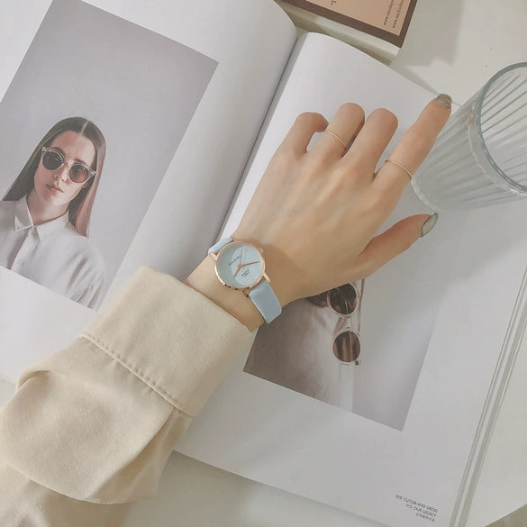 Girls' Round Dial Alloy Case Imitation Leather Strap Heart Shaped Cute Leisure Watch