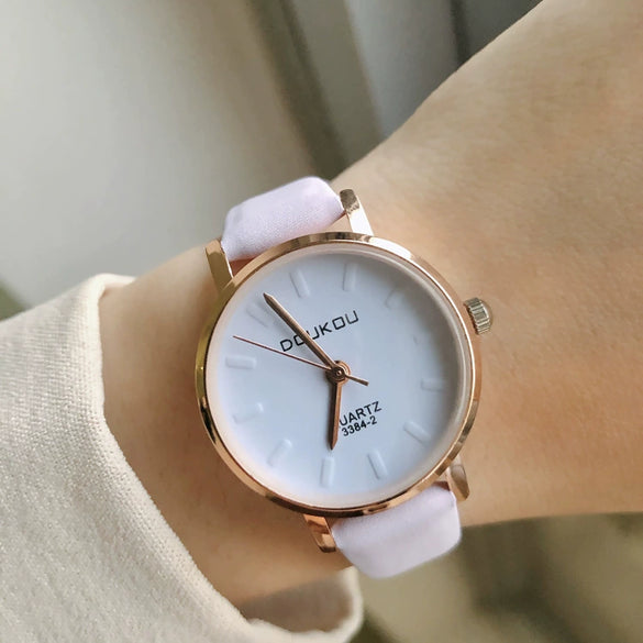 Girls' Round Dial Alloy Case Imitation Leather Strap Heart Shaped Cute Leisure Watch