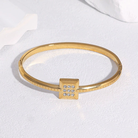 Gold Plated Stainless Steel Bracelet For Women With Geometric Diamond Encrusted Design And Non Fading Light Luxury Style