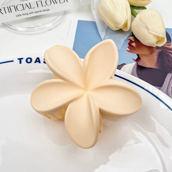 Hair Grab Clip Plastic Resin Handmade Plumerium Flower Small Fresh Style For Women