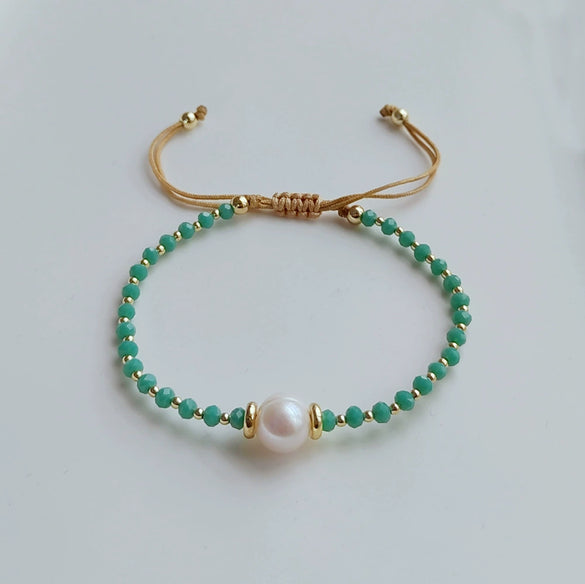Handmade Beaded Facet Crystal And Natural Freshwater Pearl Women's Bracelet With Geometric Pattern And Handwoven Design