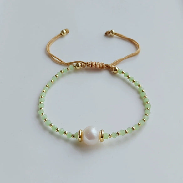 Handmade Beaded Facet Crystal And Natural Freshwater Pearl Women's Bracelet With Geometric Pattern And Handwoven Design