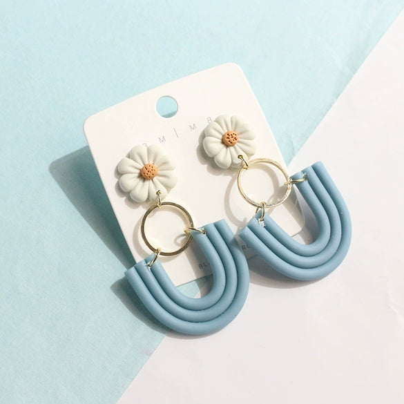 Handmade Daisy Floral Resin Earrings With Ushaped Design And Sterling Silver For Women Wholesale