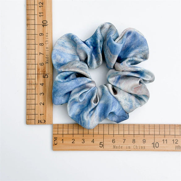 Handmade Fabric Hair Tie For Women With Oil Painting Smudged Design Elegant And Simple Style
